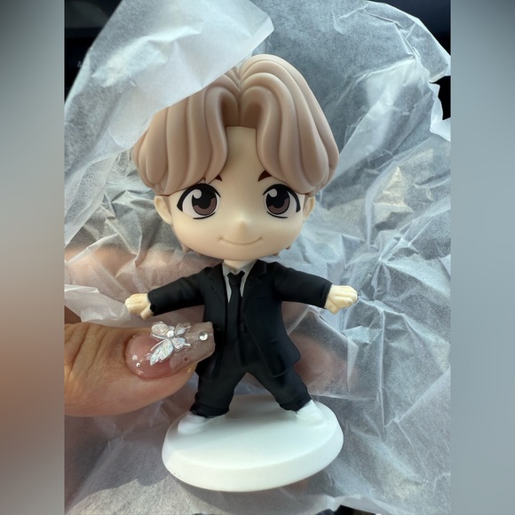 TINY TAN Jung Kook BTS Figurine Toy - Picture 1 of 5